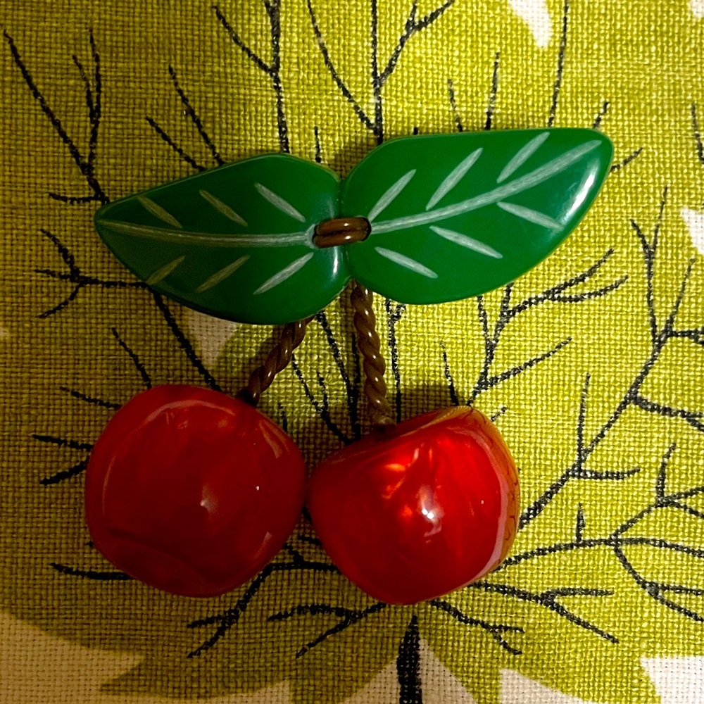 Luxulite Vintage Reproduction Brooch